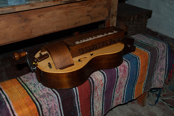 Hurdy-gurdy