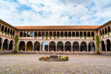 Obraz premium Courtyard of Convenat of Santo Domingo in Koricancha Complex in Cusco