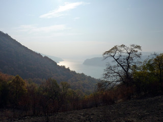 Obraz premium Top mountain view to the lake and river