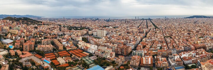 Fototapeta na wymiar Barcelona skyline aerial view