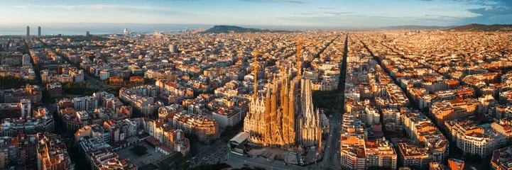 Fotobehang Sagrada Familia luchtfoto © rabbit75_fot