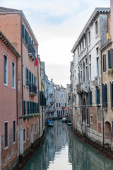 Fototapeta na wymiar Rues, ruelles et canaux de Venise en Italie 