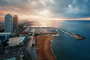Poster Luchtfoto zonsopgang uitzicht op de kust van Barcelona © rabbit75_fot