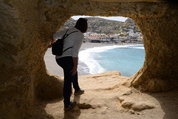 Blick aus einer Höhle bei Matala auf Kreta