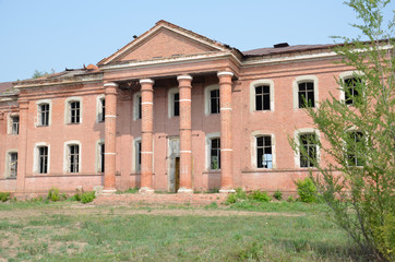 Russia Saratov March 16, 201: the destruction of the old Church was built in 1900