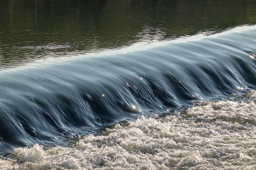 Kleiner Wasserfall im Lech