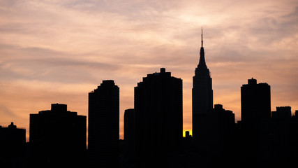 Fototapeta na wymiar new york city skyline at sunset