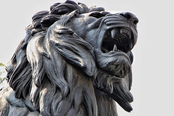 Leones estatua