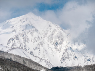 雪山と雲と空の風景イメージ素材