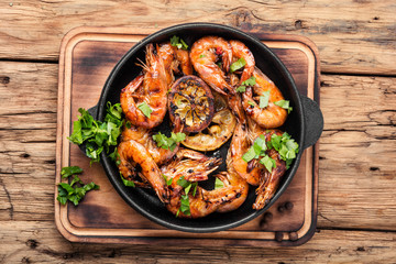 Grilled large prawns