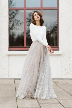 Model Hochzeitskleid weißes Kleid modern