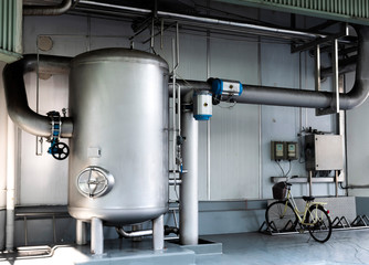 Small stainless steel tank for fermenting beer
