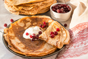 pancakes with sour cream and berries, pancakes with cranberries