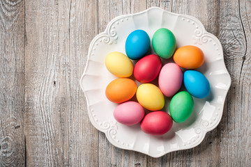 Fototapeta na wymiar Easter eggs on a plate