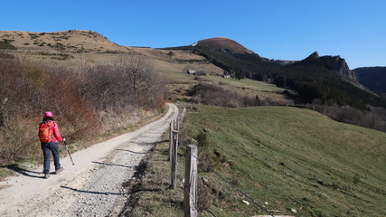 Fototapeta na wymiar randonnée dans la vallée de Fontsalade,63, Auvergne