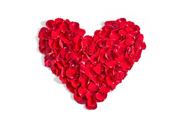 Obraz na płótnie Canvas Serce z czerwonych płatków róży