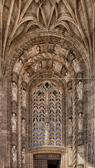 Fototapeta na wymiar details of the facade of the albi cathedral