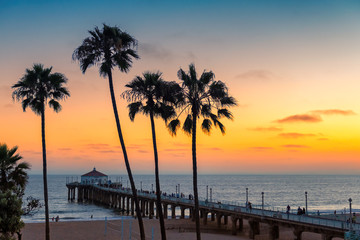 Fototapeta na wymiar Sunset at California beach, Manhattan Beach, Los Angeles, USA.