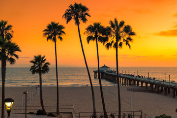 Sunset at California beach, Manhattan Beach, Los Angeles, USA. - obrazy, fototapety, plakaty