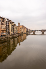 Obraz premium view of the old bridge in Florence
