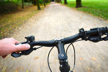 Fahrrad fahren im Park