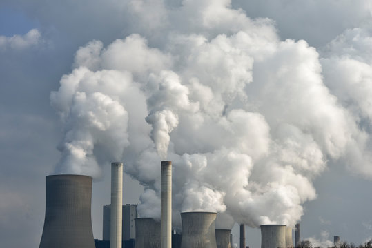 Coal fired power station emitting steam