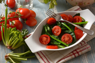 boiled spinach with cherry tomato