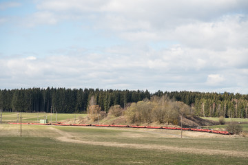 Eisenbahnwaggons auf Abstellgleis in Summerau