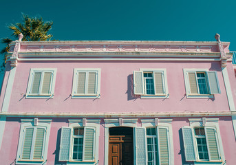 Naklejka premium Lagos, Portugal pink house