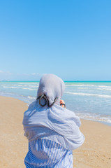 Obraz premium young woman with a cable anti theft