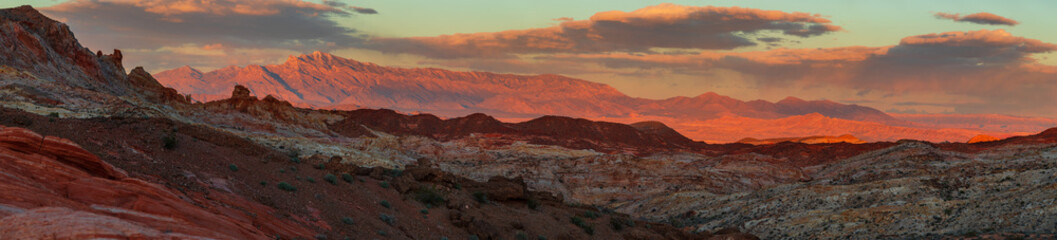 Fototapeta na wymiar Valley of Fire State Park near Las Vegas, Nevada, USA