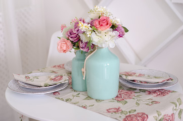 Flowers in the white kitchen