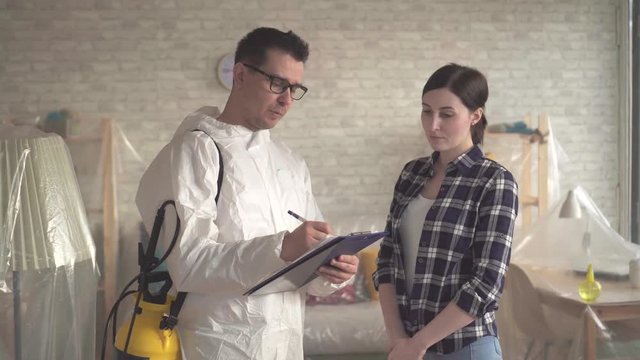Girl housewife takes the job of a exterminator