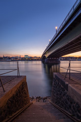 Kennedybrücke in Bonn bei Sonnenuntergang