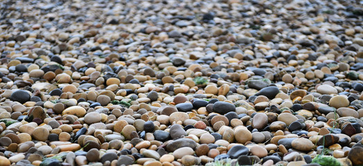 piedras en el mar