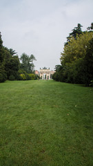 meadow at park with triumph arc in back