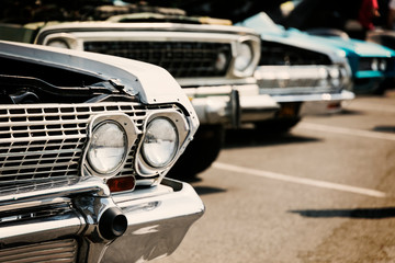 Obraz na płótnie Canvas old american cars display