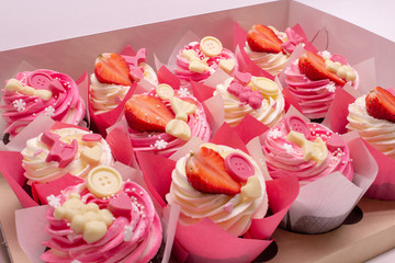 cupcakes with hearts