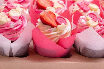 cupcakes with hearts