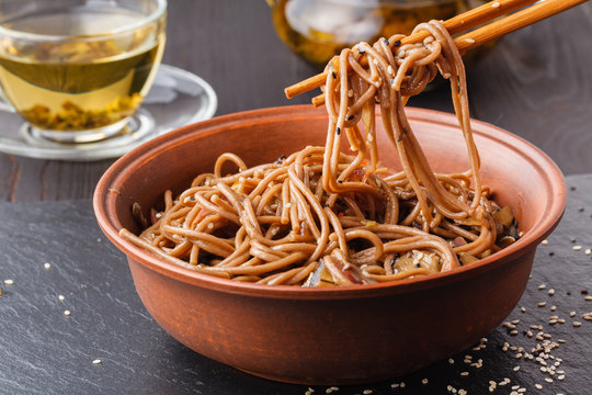 Soba noodles with mushrooms