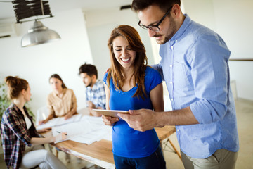 Obraz premium Company coworkers working in office