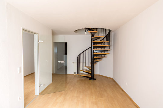 Schickes, stylisches Maisonette Apartment mit einer Wendeltreppe