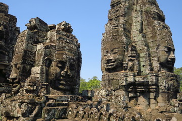 Fototapeta premium Angkor visage monumental sculpté en pierre 