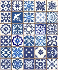 Gordijnen Blauw Portugees tegelspatroon - Azulejos-vector, mode-interieurontwerptegels © Wiktoria Matynia