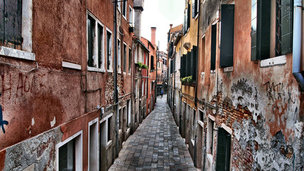 Fototapeta na wymiar Ancient city street of Venezia