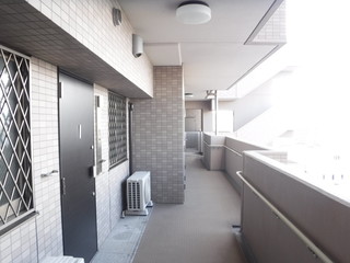 マンション内部