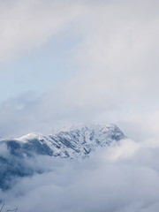 Paysage de montagne enneigée dans les Alpes françaises