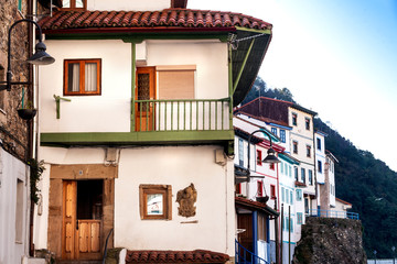 Cudillero, casas y arquitectura del pueblo típico marinero