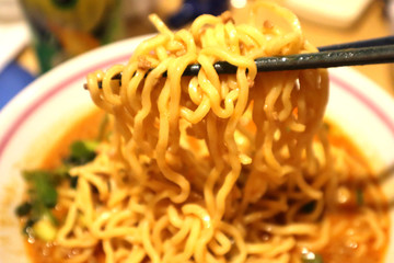 ピリ辛の坦々麺