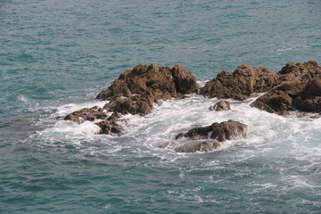 VAGUES SUR ROCHERS